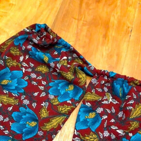 E.ssue Red Floral Off Shoulder Romper Size Small - Picture 5 of 11